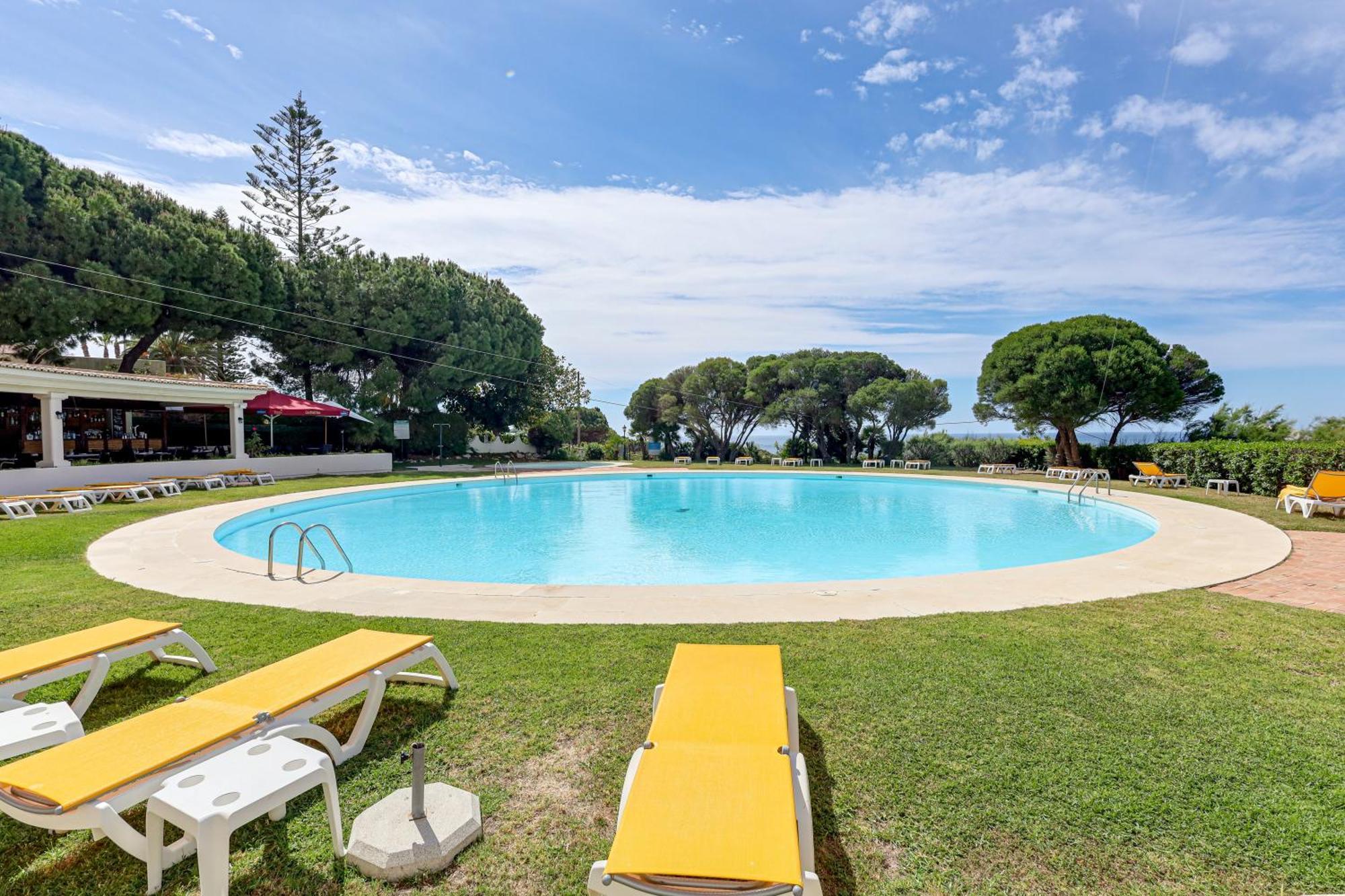 Apartment With 2 Bedrooms, 2M To The Beach Armação de Pêra Exteriér fotografie