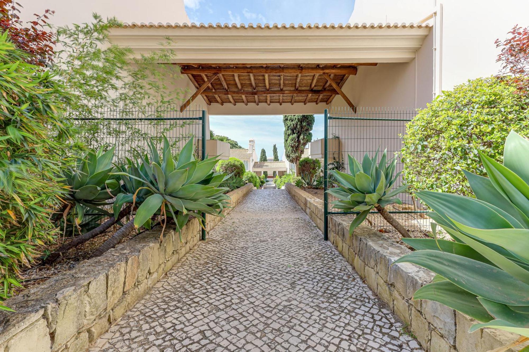 Apartment With 2 Bedrooms, 2M To The Beach Armação de Pêra Exteriér fotografie